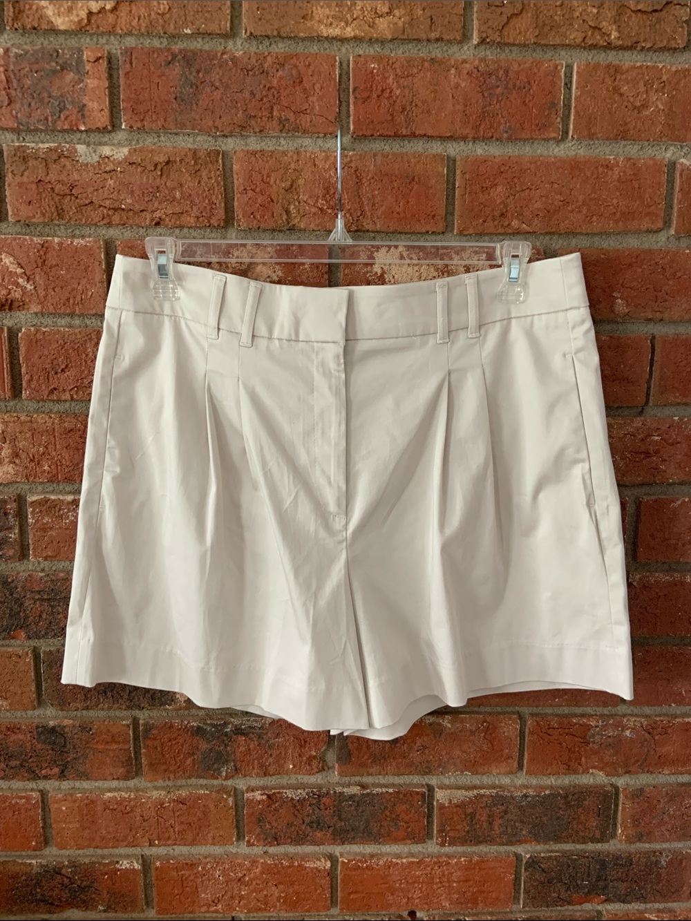 White House Black Market Women's Stone Tailored Pleated Classic 5” Shorts